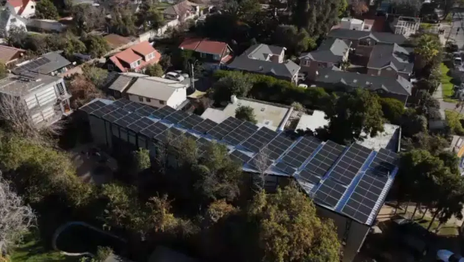 Vista aérea de la planta solar del CEA en Providencia